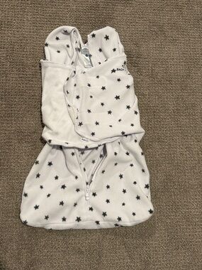 Halo White Sleep Sack with Black Star Print